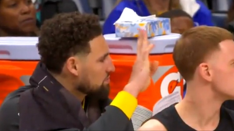 开云体育下载平台-美媒晒克莱四指表情包：马冬梅问克莱需要几个女人 后者如是回复